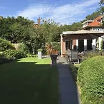 Beach Forest City Family House